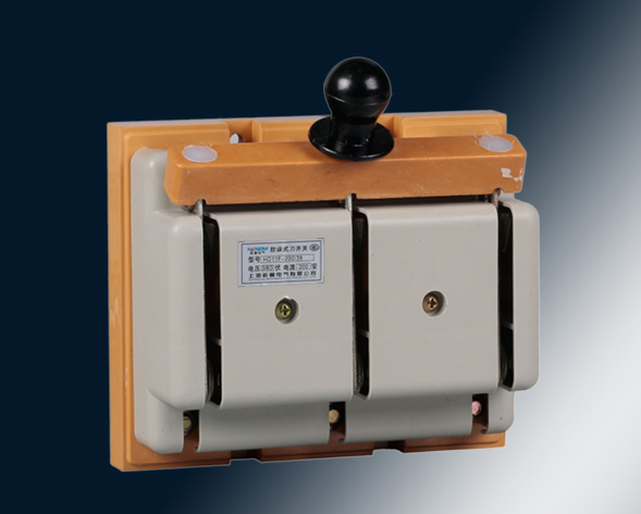 HD系列單投刀開(kāi)關(guān)、HS系列雙投刀開(kāi)關(guān)適用于交流50Hz、額定電壓400V、直流220V，額定電流至1500A的成套配電裝置中，用作手動(dòng)不頻繁接通與分?jǐn)嘟恢绷麟姟?>
											HD、HS開(kāi)啟式刀開(kāi)關(guān)</a>
										</div>
										 
										<div   id=